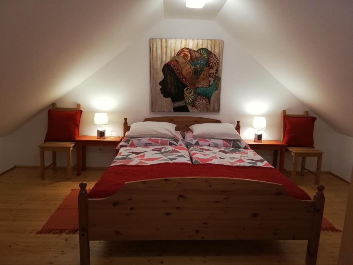 Ferienwohnung Liliomfa Apartman Szigliget Exterior foto
